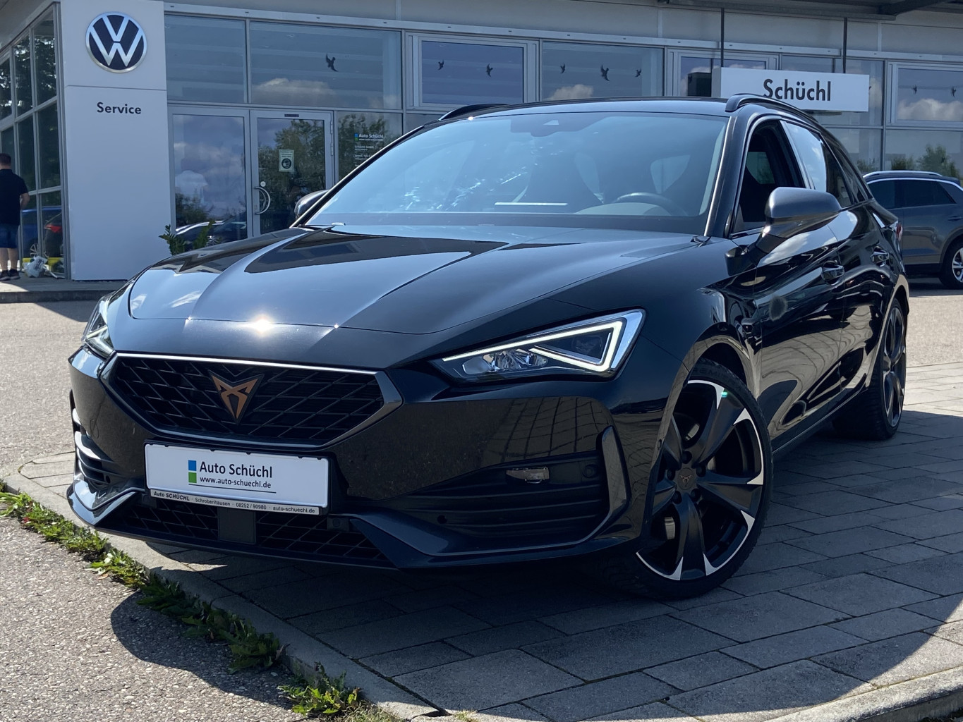 Cupra Leon ST 2.0 TSI DSG NAVI-PRO+LED+VIRTUAL-COCKPIT+KAMERA+PARKASSIST+FULL-LINK+SHZ+DAB+LANE-ASSIST+GRA+KEYLESS+BLUETOOTH