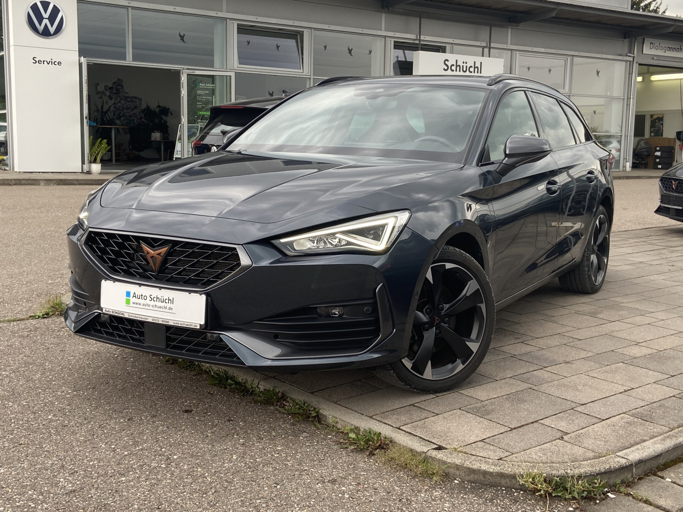 Cupra Leon ST 1.4 TSI DSG eHybrid EL.HECK+NAVI-PRO+LED+VIRTUAL-COCKPIT+KAMERA+PANORAMA+PARKASSIST+SHZ+DAB+LANE-ASSIST+GRA+BLUETOOTH+KEYLESS