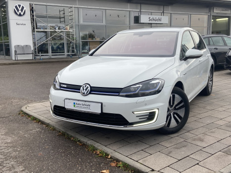 Volkswagen Golf e-Golf Comfortline WÄRMEPUMPE+NAVI+LED+CCS+APP-CONNECT+SHZ+PDC+ACC 910871