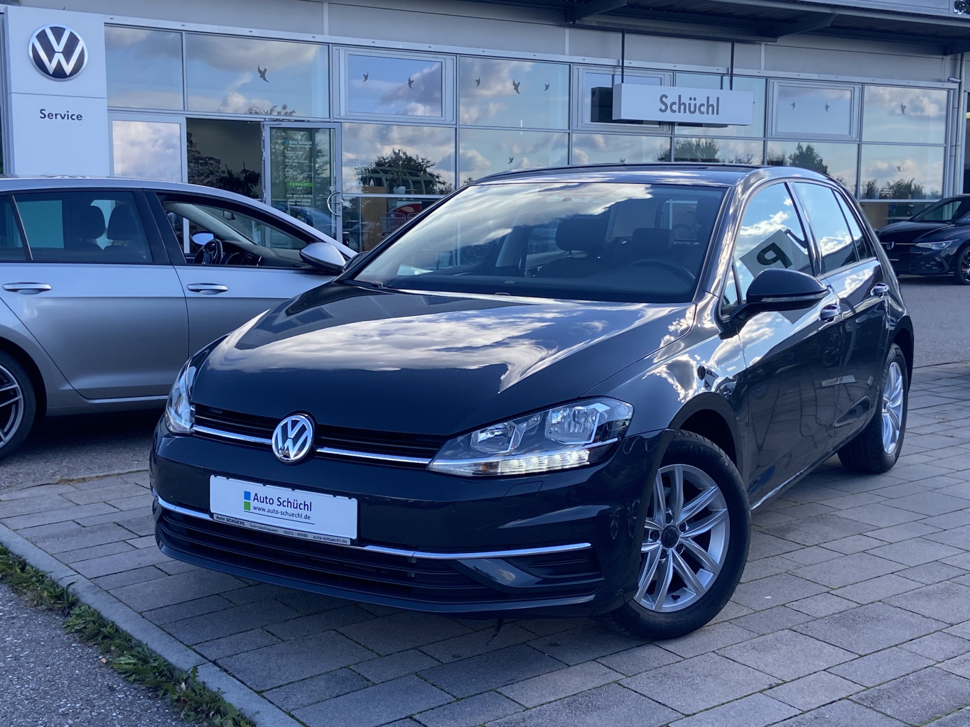 Volkswagen Golf 1.6 TDI Comfortline AHK+NAVI+SHZ+PDC+BLUETOOTH+ACC