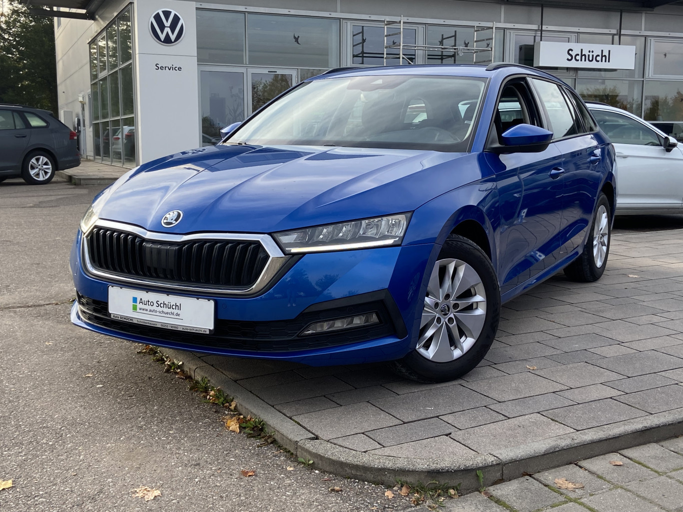 Skoda Octavia Combi 2.0 TDI Ambition Neues Modell AHK+NAVI-COLUMBUS+LED+AHK+SMART-LINK+VIRTUAL-COCKPIT+SHZ+PDC+DAB+LANE-ASSIST+GRA+KEYLESS+BLUETOOTH