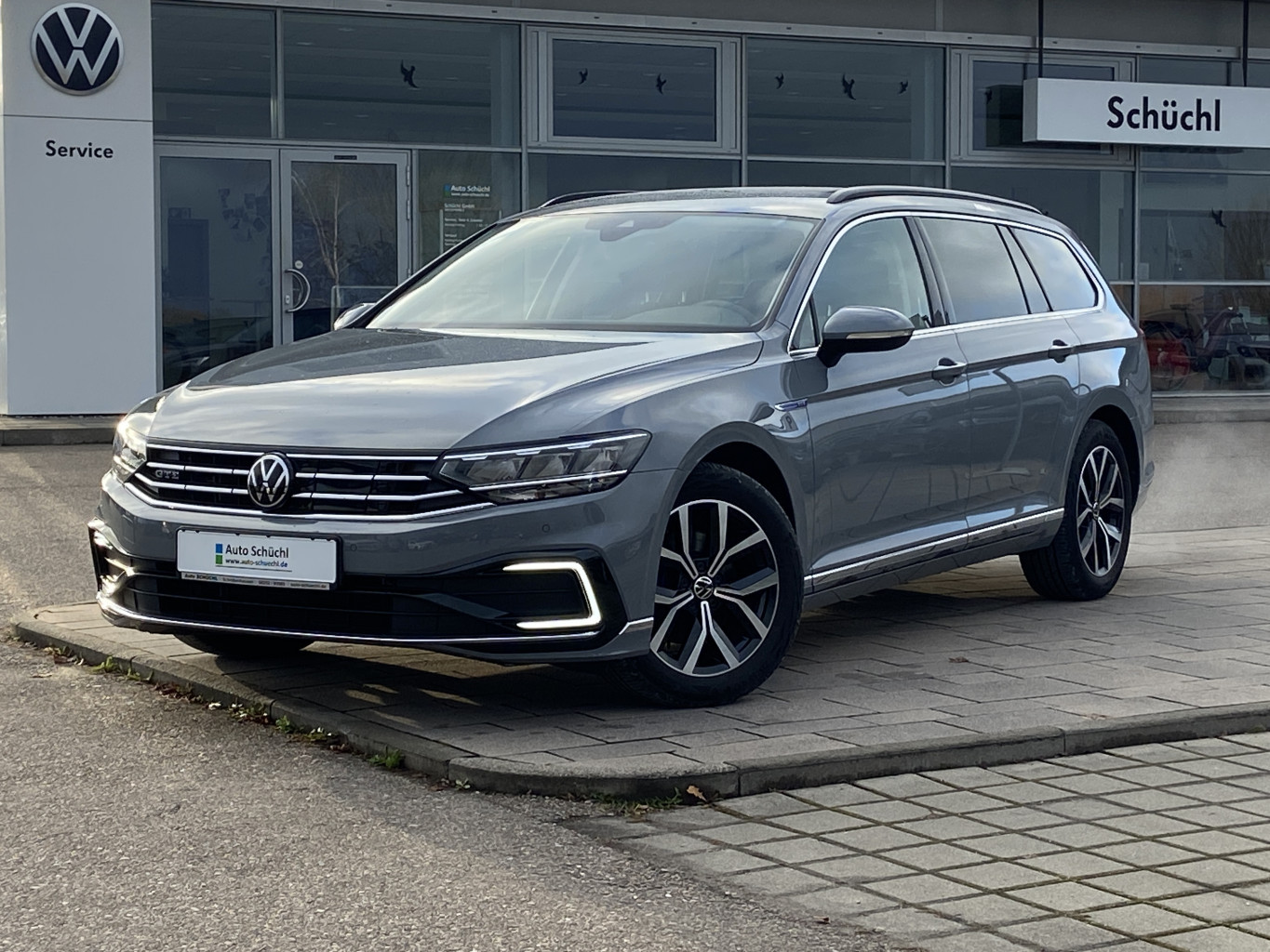 Volkswagen Passat Variant 1.4 TSI DSG eHYBRID NAVI+AHK+LED+17