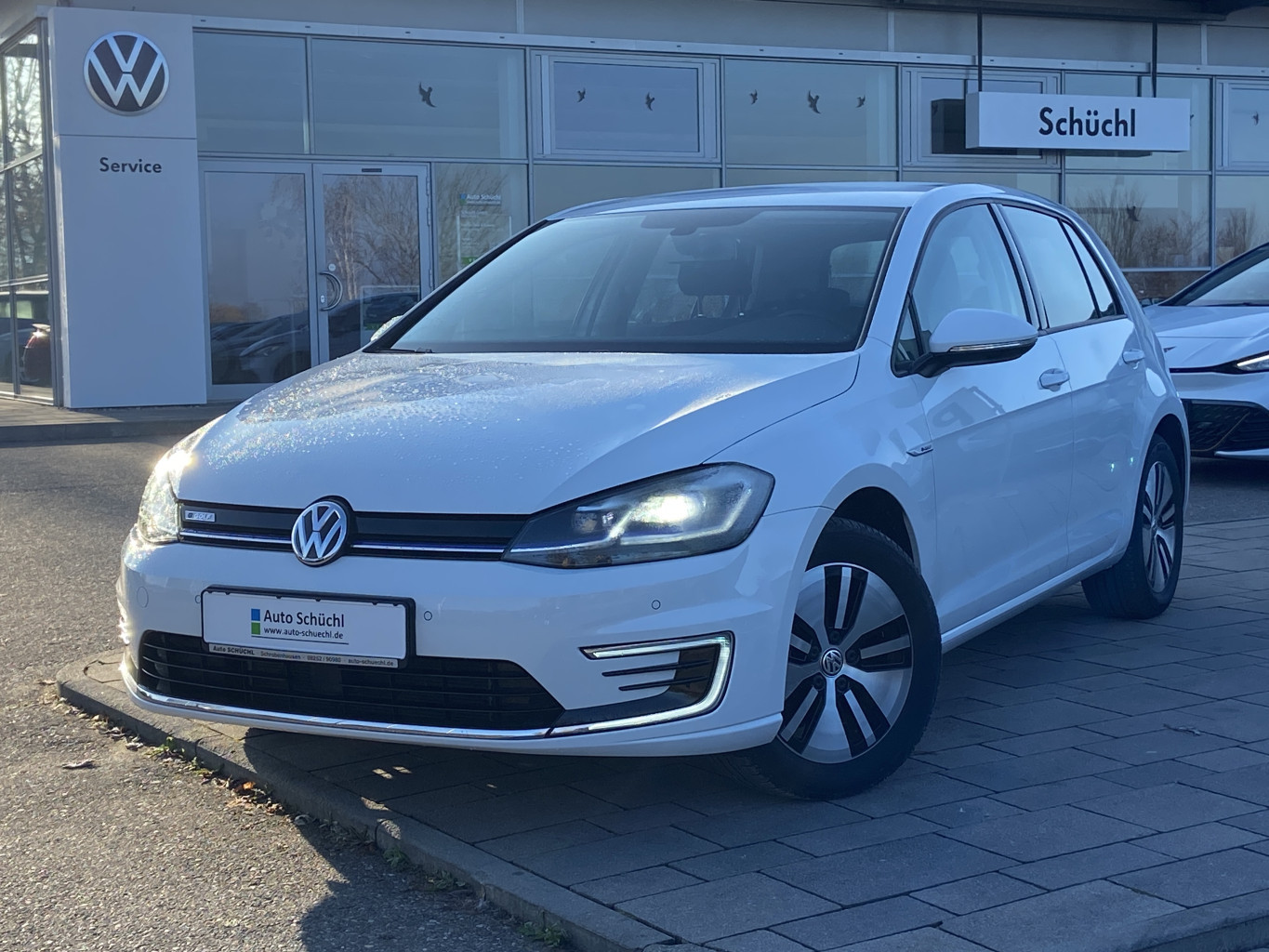 Volkswagen Golf e-GOLF COMFORTLINE NAVI+LED+CCS+APP-CONNECT+PDC+BLUETOOTH