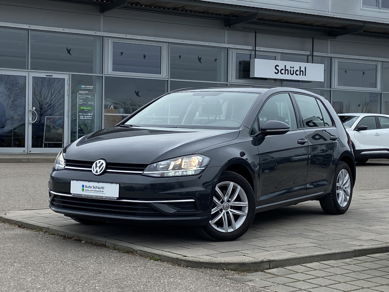 Volkswagen Golf 1.6 TDI AHK+NAVI+SHZ+PDC+BLUETOOTH+ACC