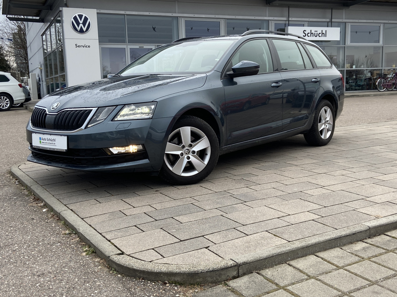 Skoda Octavia Combi 1.0 TSI Tour AHK+LED+SMART-LINK+GRA+SHZ+DAB+PDC+BLUETOOTH