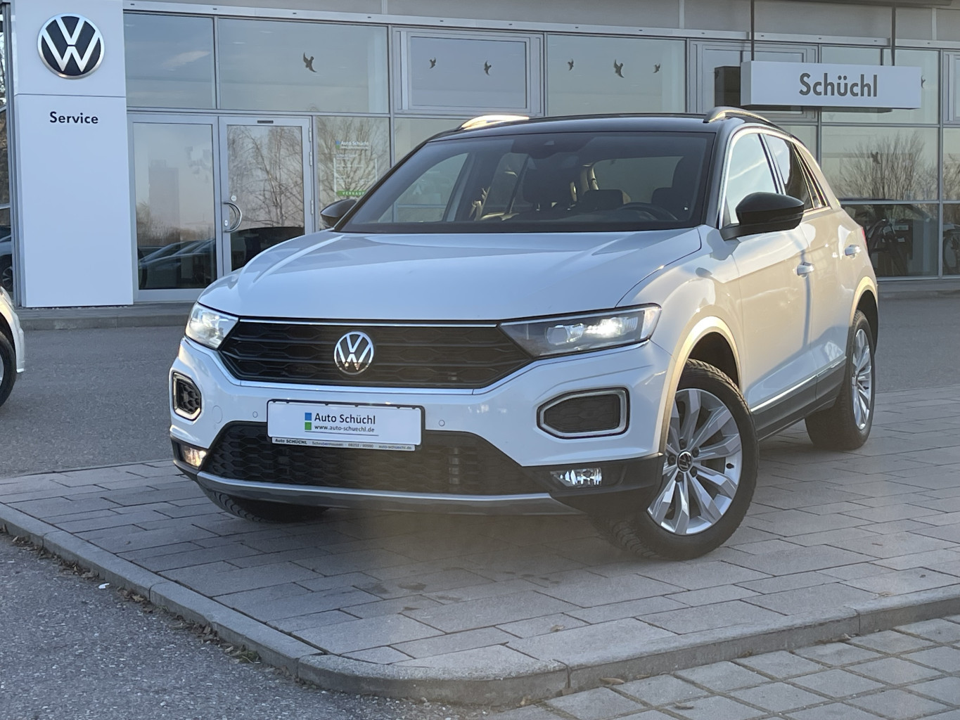 Volkswagen T-Roc 2.0 TSI DSG Sport 4-MOTION NAVI+LED+AHK+ACTIVE-INFO+SHZ+PDC+KEYLESS+DAB+BLUETOOTH+ACC+KEYLESS+LANE-ASSIST+EL.HECKKLAPPE